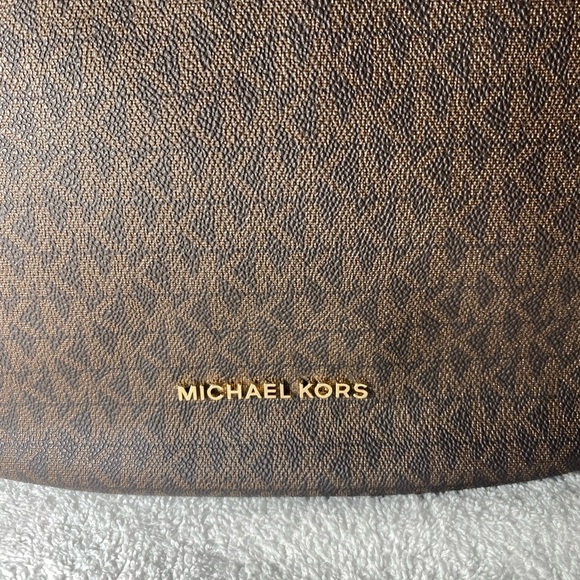 Michael Kors Brooke Lg Zip Hobo in Brown/Acorn - Picture 3 of 12
